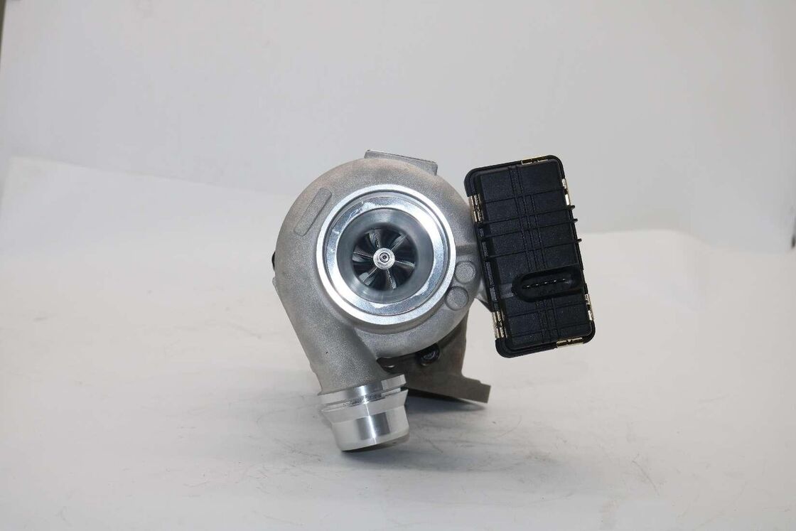 Turbo G4D3-6K682-AB Turbocompresseur 49797-88301 Adapté à une Land Rover Range Rover